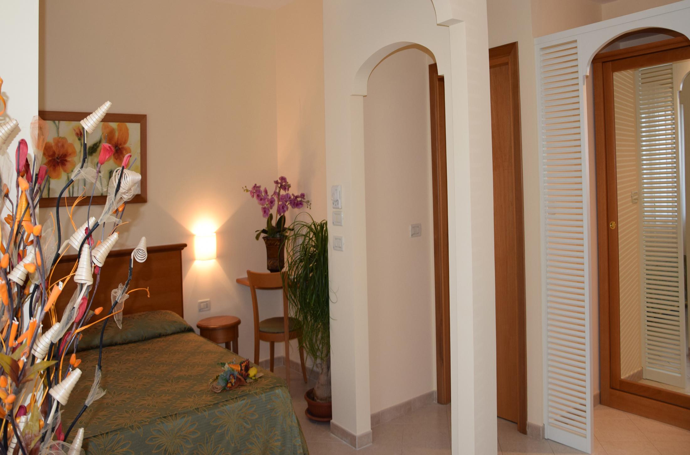Hotel Tirreno ปาร์เกลียา ภายนอก รูปภาพ