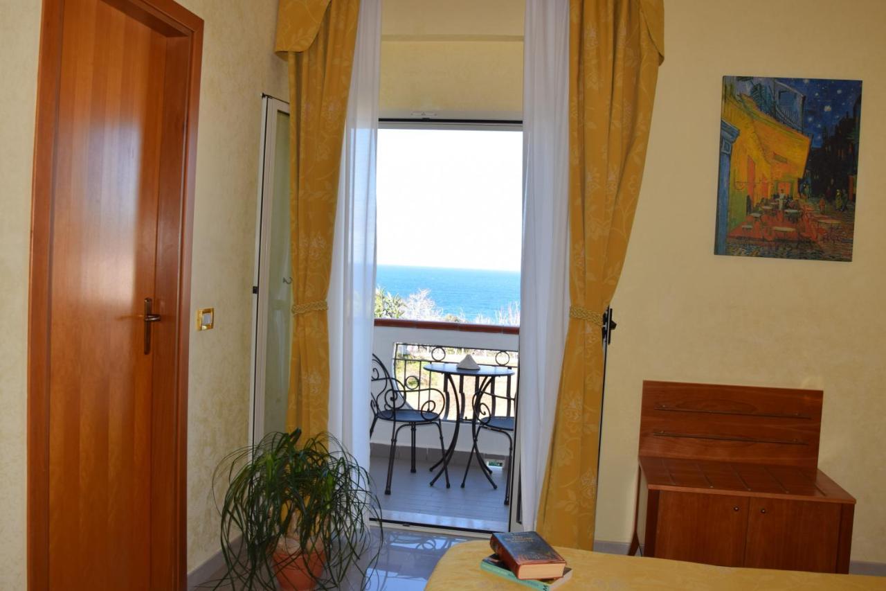 Hotel Tirreno ปาร์เกลียา ภายนอก รูปภาพ