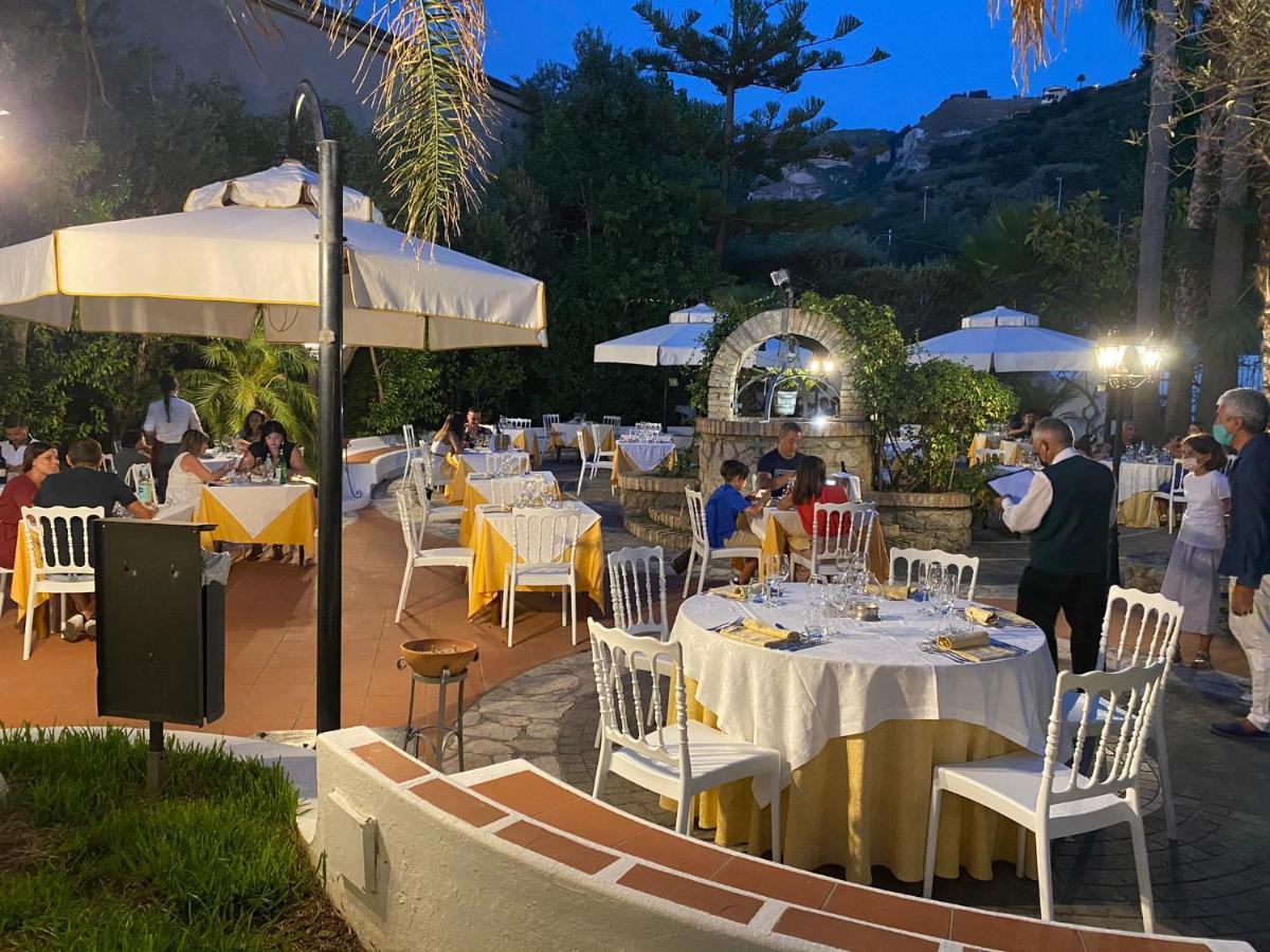 Hotel Tirreno ปาร์เกลียา ภายนอก รูปภาพ