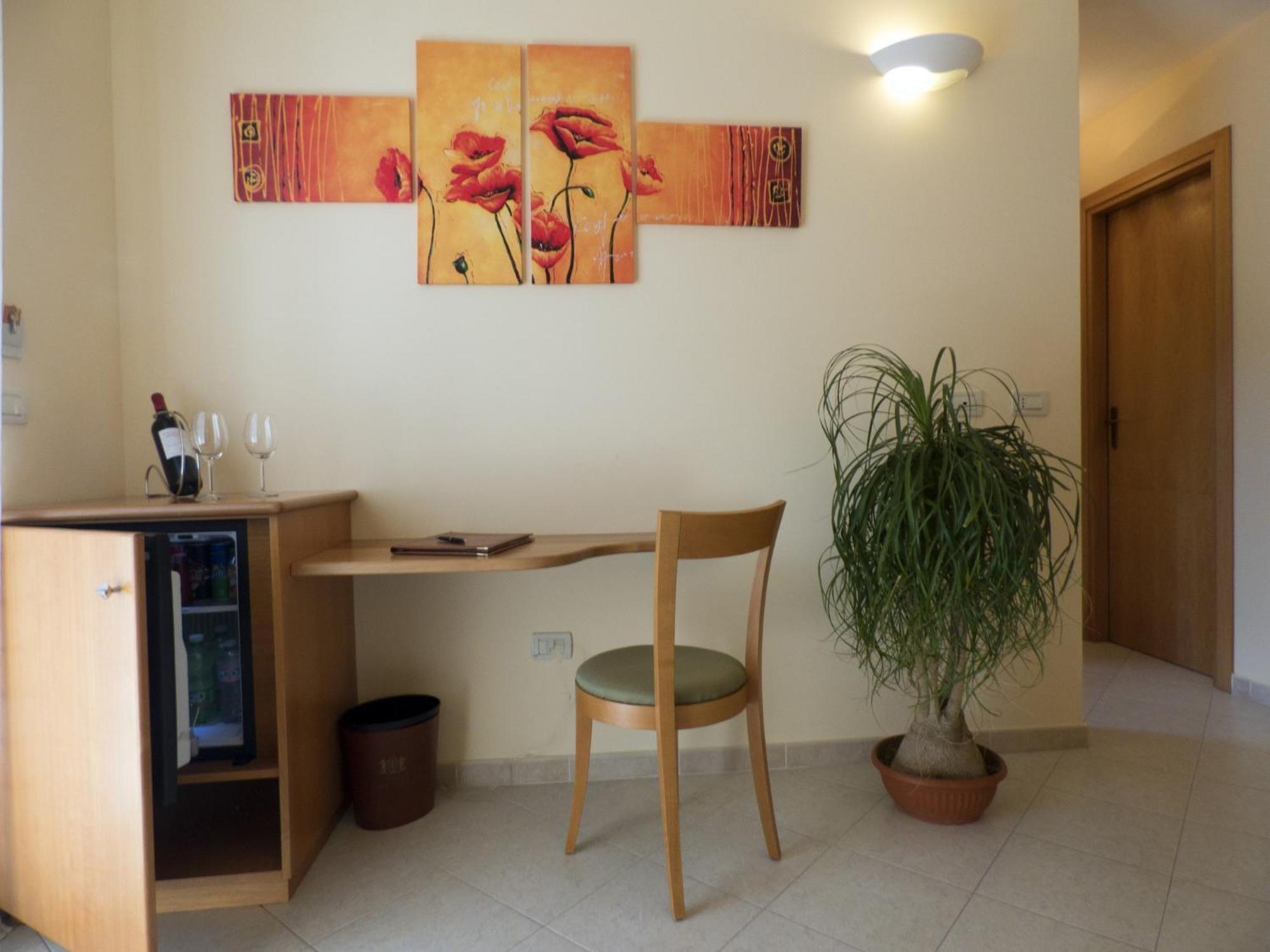 Hotel Tirreno ปาร์เกลียา ภายนอก รูปภาพ