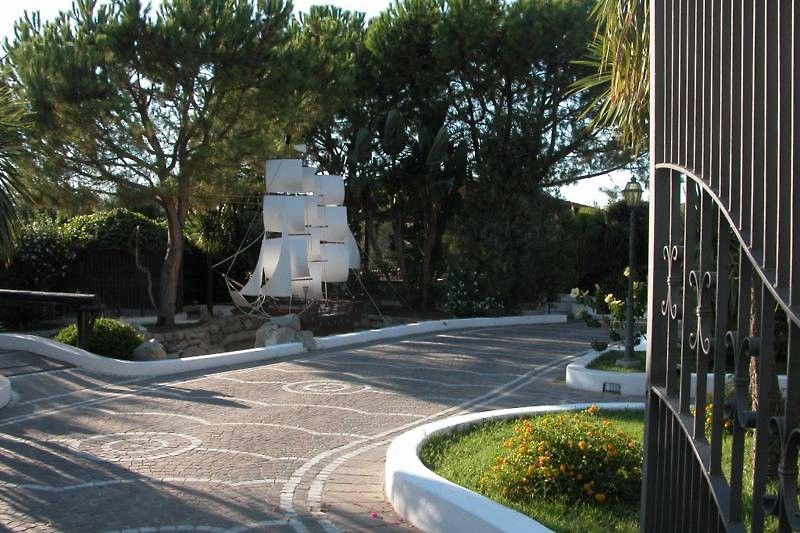 Hotel Tirreno ปาร์เกลียา ภายนอก รูปภาพ