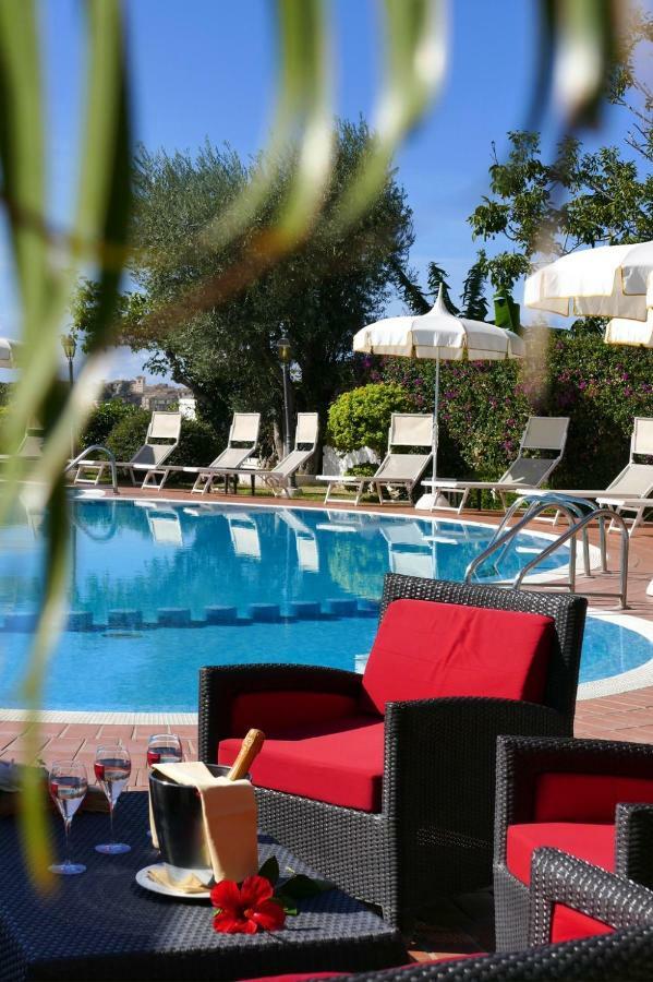 Hotel Tirreno ปาร์เกลียา ภายนอก รูปภาพ